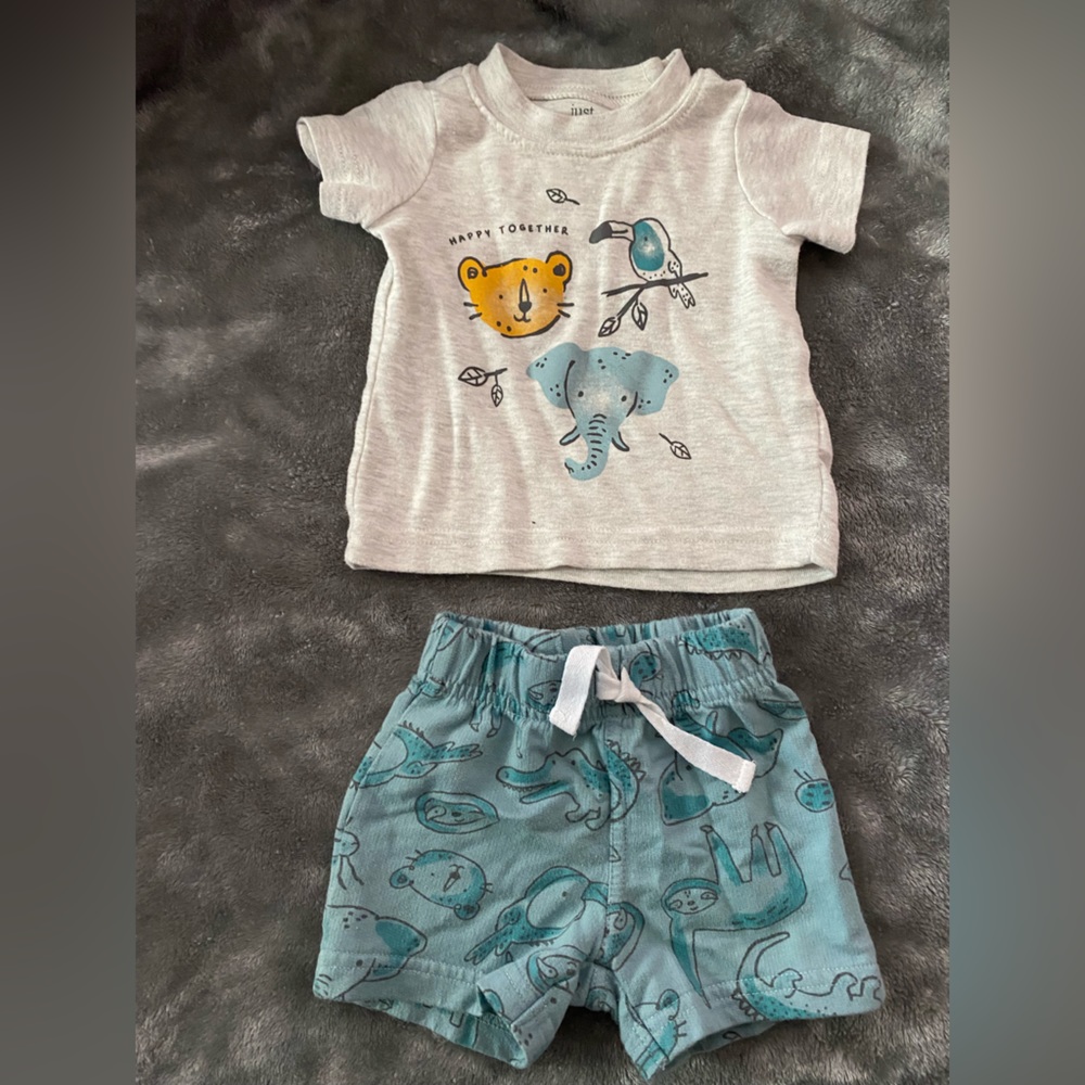 Carter’s 3 Month 2 piece animal shorts set.